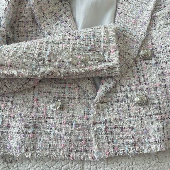 Beautiful jacket . - Picture 3 of 3